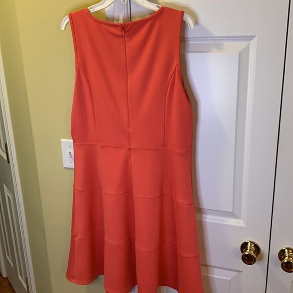 Ann Taylor size 12 coral sleeveless dress - Picture 2 of 8